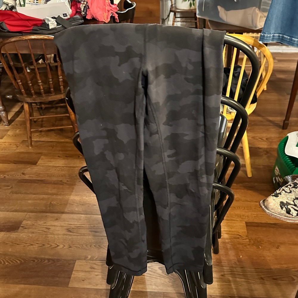 Lululemon - Picture 4 of 4